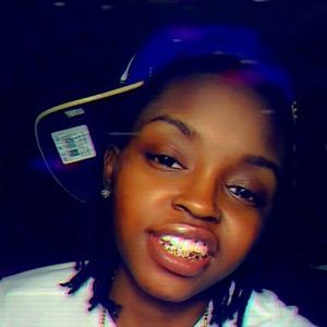 Meet your Posher, Dee